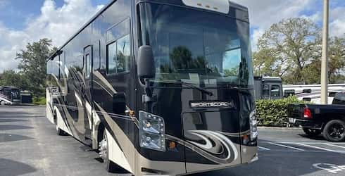 RV Rental: 40' Coachman Sportscoach RV Rental - Exterior view - front