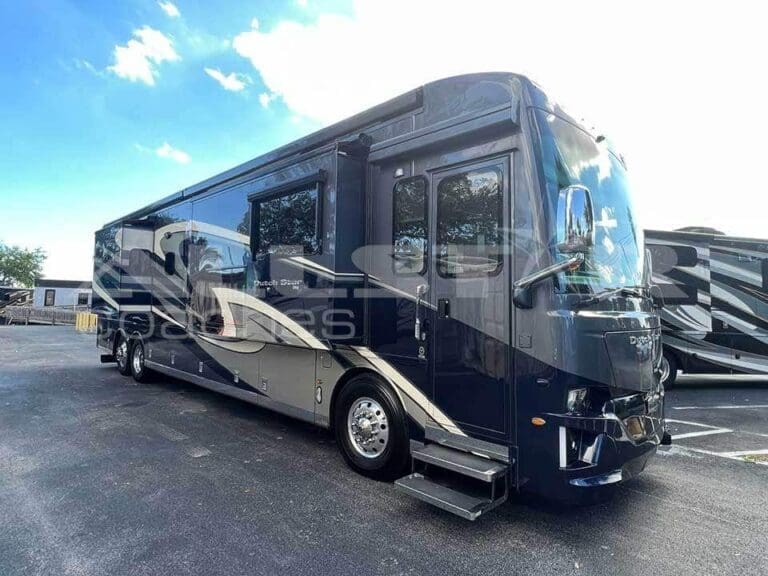 RV Rental: Newmar Dutch Star Exterior 3 with slides extended