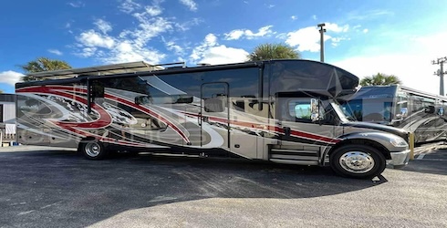 RV Rental: 37' Entergra Accolade Super C - Exterior view with entryway