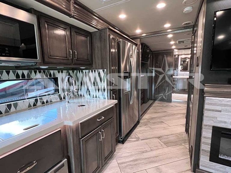 RV Rental: 40' Fleetwood Discovery - interior 9 - common area