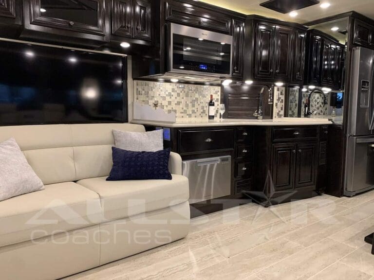 RV Rental: Newmar Dutch Star - Interior - common area