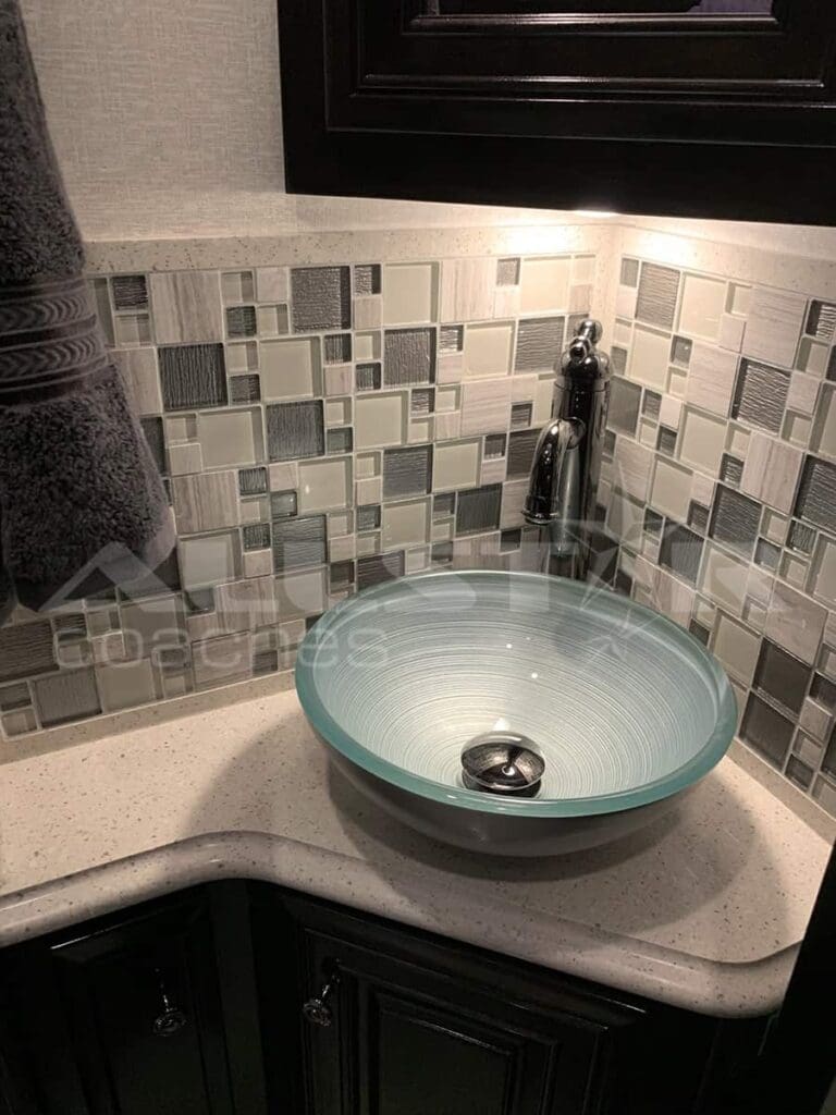 RV Rental: Newmar Dutch Star - Bathroom Sink