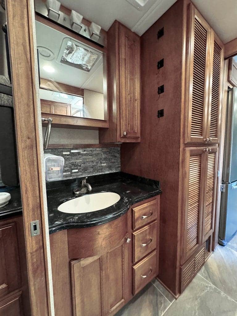 RV Rental - 40' Renegade Super C Bathroom Sink