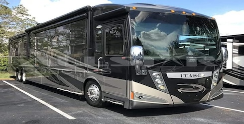 RV Rental: 43′ Itasca Ellipse GD - Exterior with slides closed