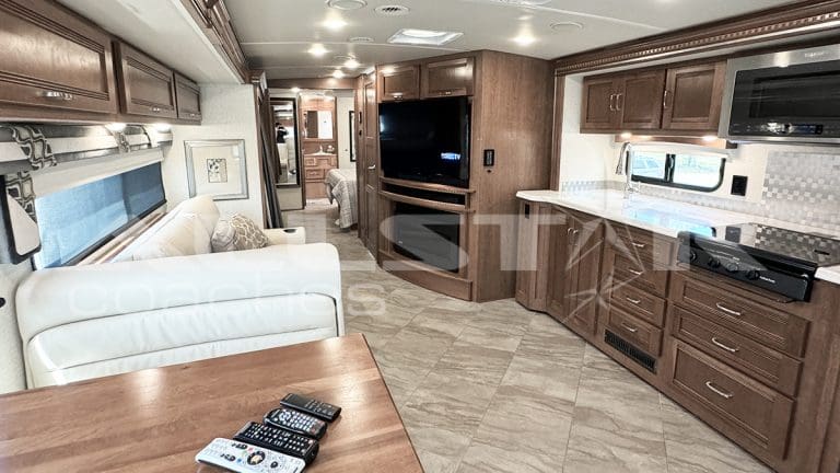 RV Rental: 41' Winnebago Forza - Interior common area 3