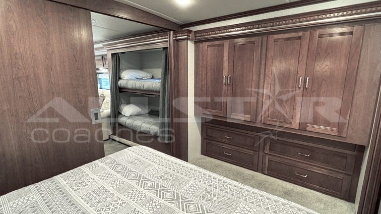 RV Rental: 41' Winnebago Forza - Interior - Bedroom 3