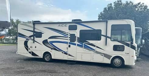 RV Rental: 30' Thor Ace Exterior View