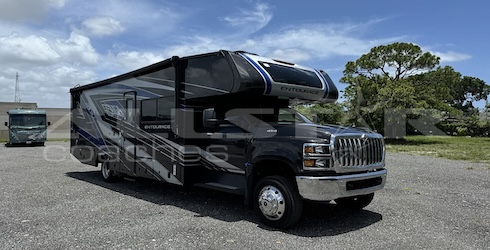 RV Rental: 33' Coachman Entourage extrior view