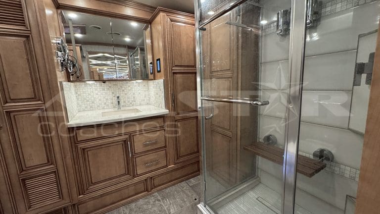 RV Rental: 41' Mountain Aire by Newmar, interior 2