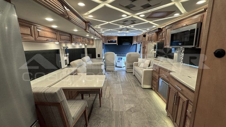 RV Rental: 41' Mountain Aire by Newmar, interior common area 8
