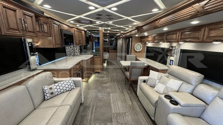 RV Rental: 41' Mountain Aire by Newmar, interior common area 4
