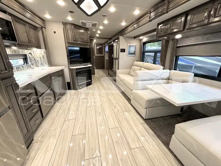 RV Rental: 40' Endeavor by Holiday Rambler - interior common area