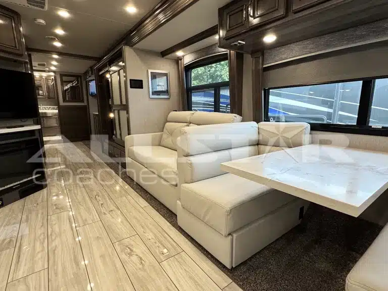 RV Rental: 40' Endeavor by Holiday Rambler - interior - common area 7
